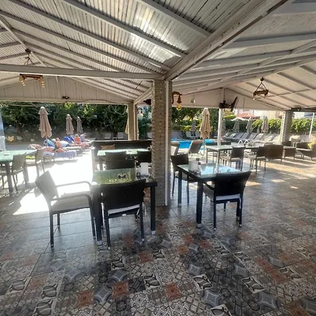 Imperial Apartahotel